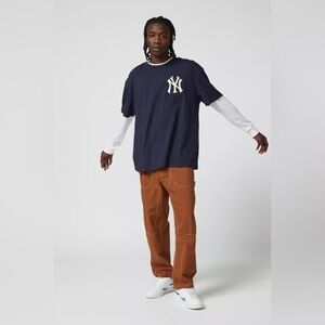 Urban Outfitters Pro Standard New York Yankees MLB Essential Logo Tee